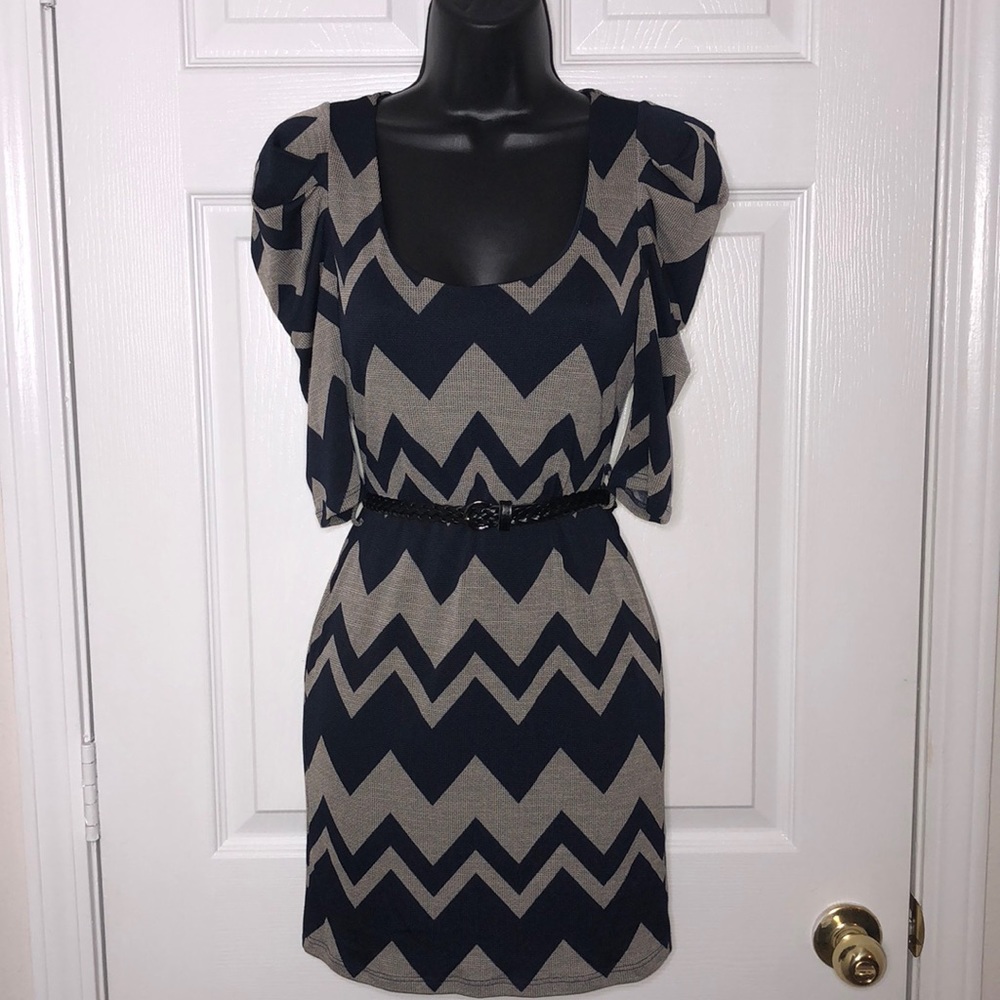 NWT‼️ Blue & Gray Zigzag Dress w/ Belt